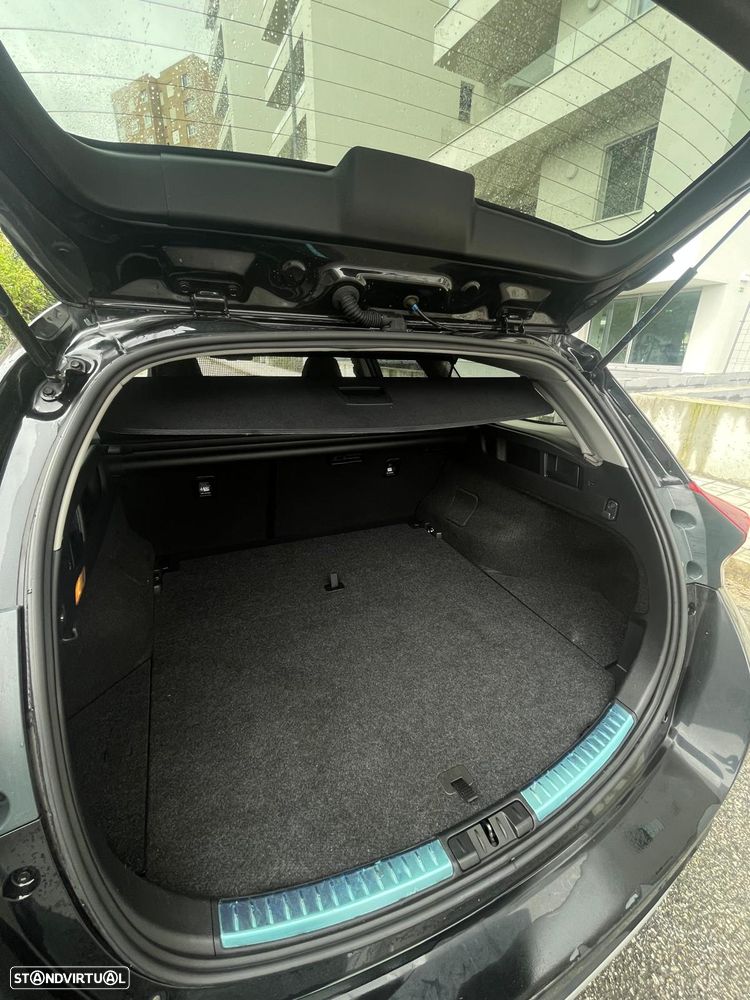 Toyota Auris Touring Sports 1.8 HSD Exclusive - 13