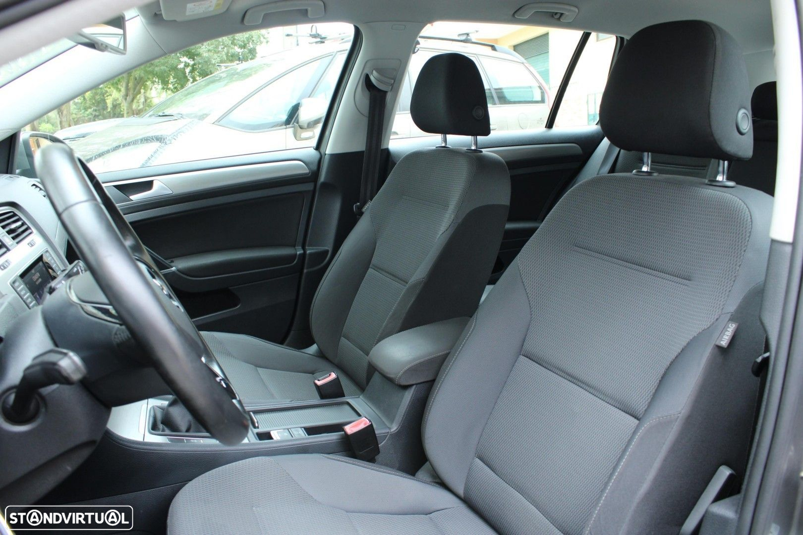VW Golf Variant 1.6 TDi BlueMotion Confortline - 21
