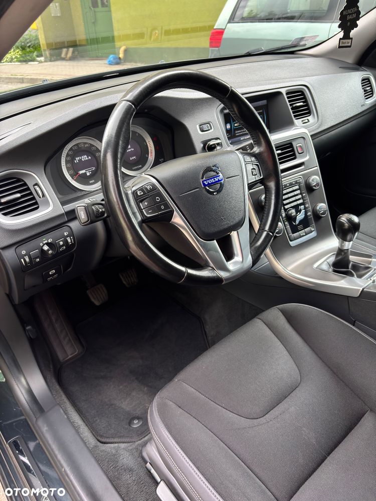 Volvo V60 D3 Momentum - 6
