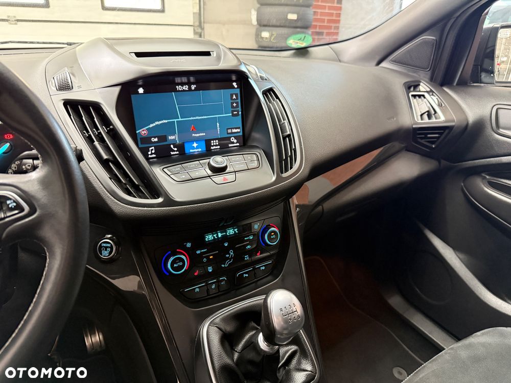 Ford Kuga 1.5 EcoBoost 2x4 ST-Line - 25