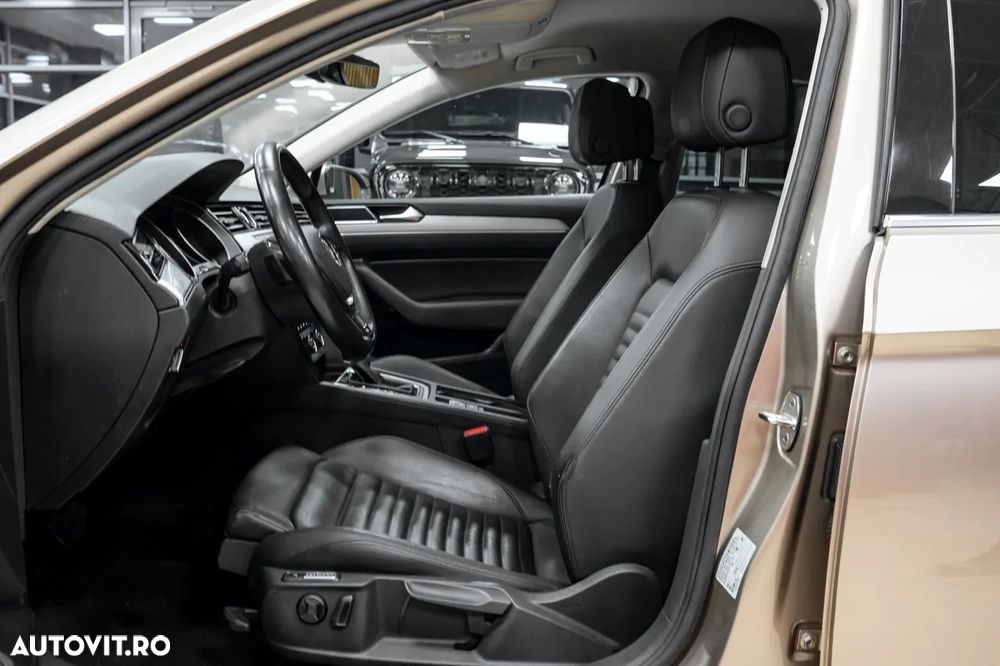 Volkswagen Passat 2.0 TDI SCR (BlueMotion Tech) 4Motion D Highline - 23