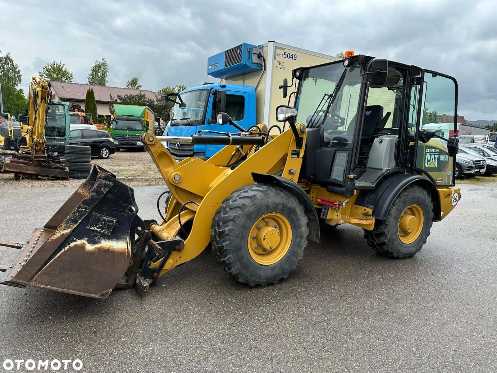 Caterpillar 906M - 4
