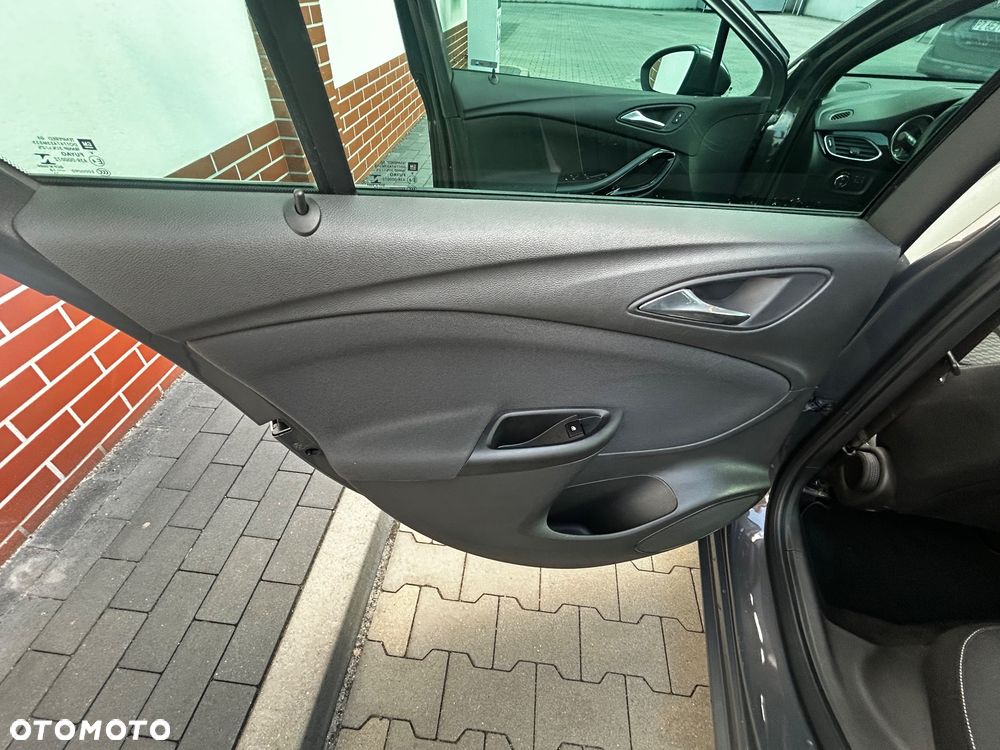 Opel Astra 1.4 T Dynamic - 12