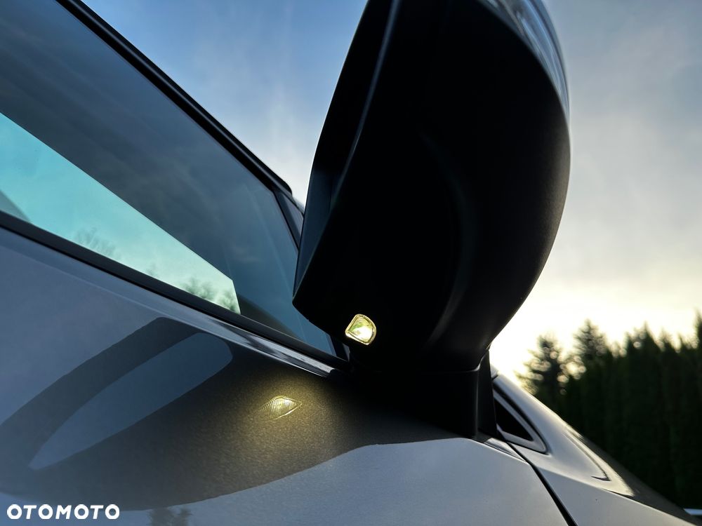 Volkswagen Golf 1.6 TDI BlueMotion Technology DSG Lounge - 27