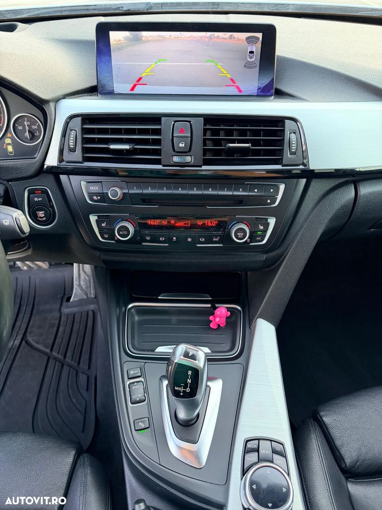 BMW Seria 3 320d Aut. Sport Line - 13