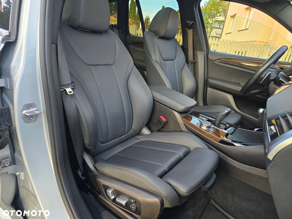 BMW X3 xDrive30i GPF Luxury Line - 32