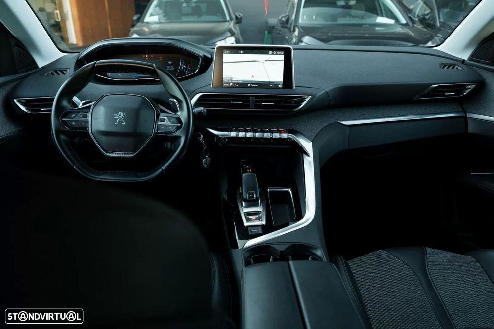 Peugeot 3008 1.5 BlueHDi Allure Pack EAT8 - 24