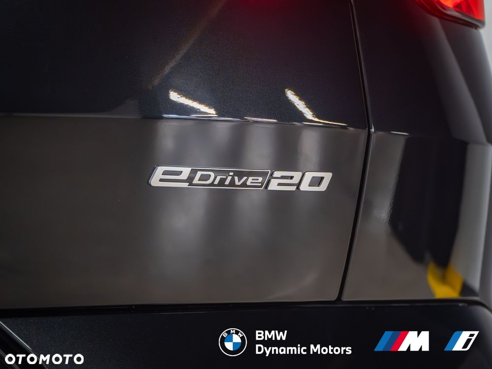 BMW iX2 eDrive20 - 11