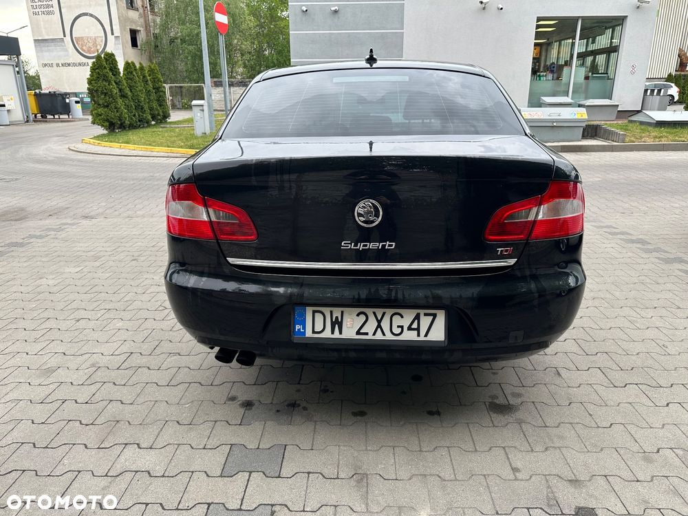 Skoda Superb 2.0 TDI Elegance DSG - 4