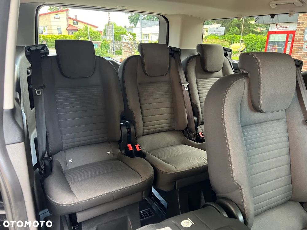 Ford Tourneo Custom - 23