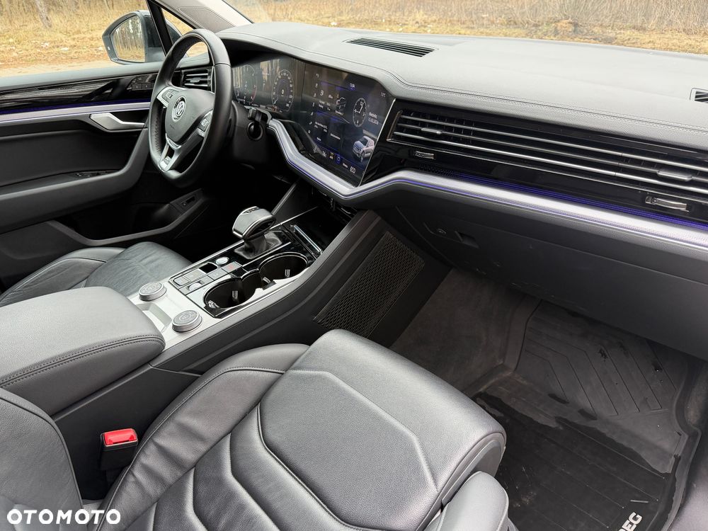 Volkswagen Touareg 3.0 V6 TDI SCR 4Mot R-Line - 13