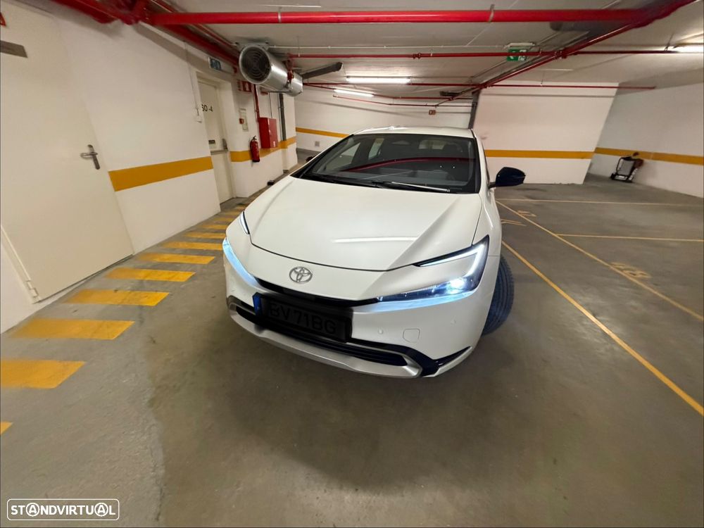 Toyota Prius 2.0 Plug-in Luxury - 1