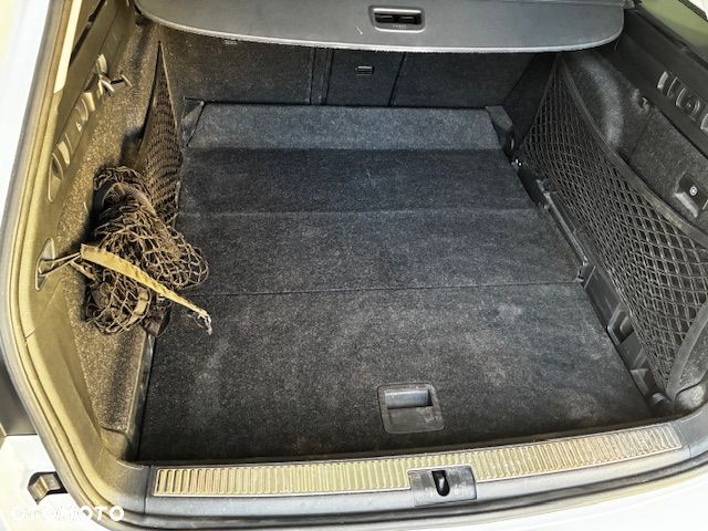 Skoda Superb 2.0 TDI L&K DSG - 11