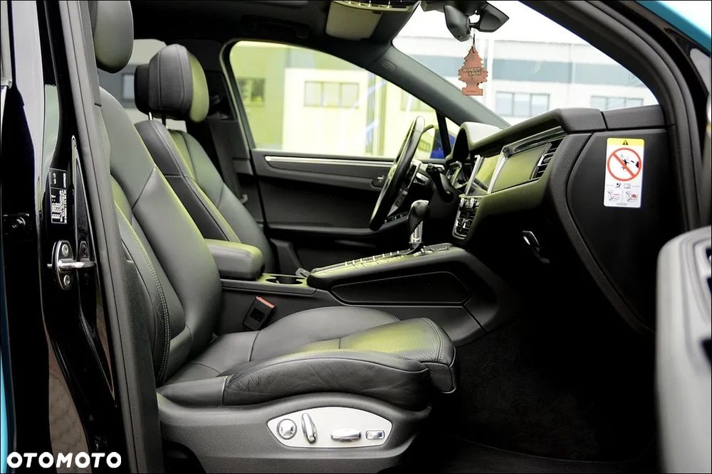 Porsche Macan Standard - 25