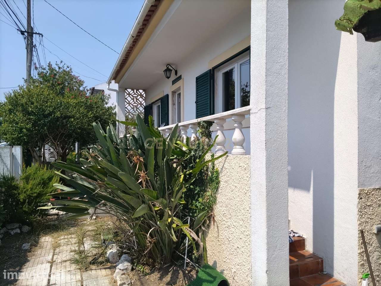 Moradia isolada  T2+2 no centro da Quinta do conde - Excelente oportun - Grande imagem: 2/17