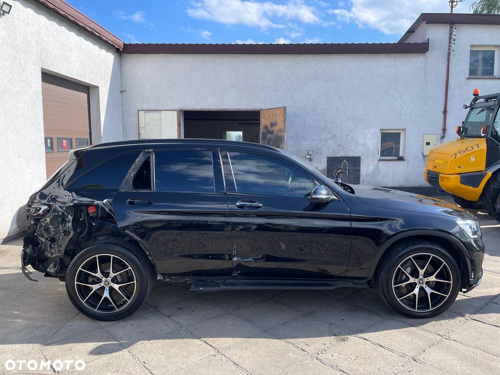 Mercedes-Benz GLC 300 de 4Matic 9G-TRONIC AMG Line - 34