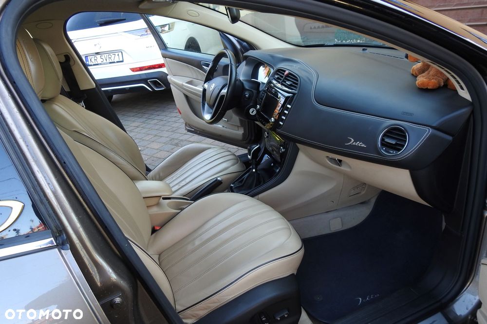 Lancia Delta 1.9 Multijet Twinturbo Executive - 25