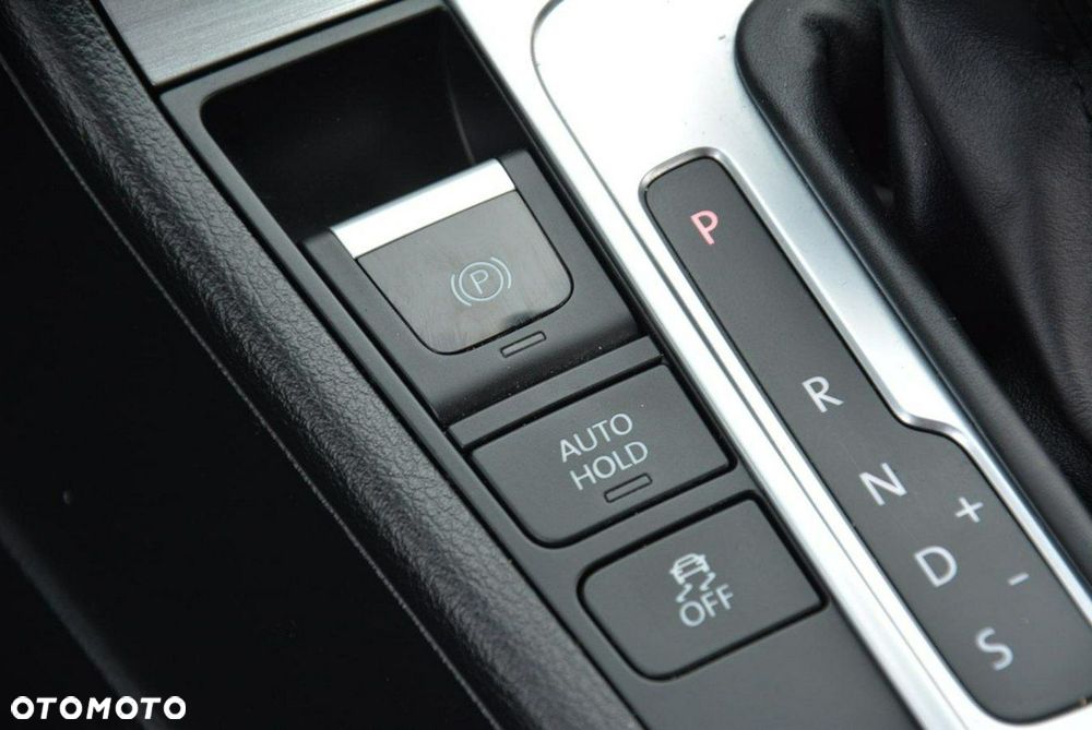 Volkswagen Passat - 28