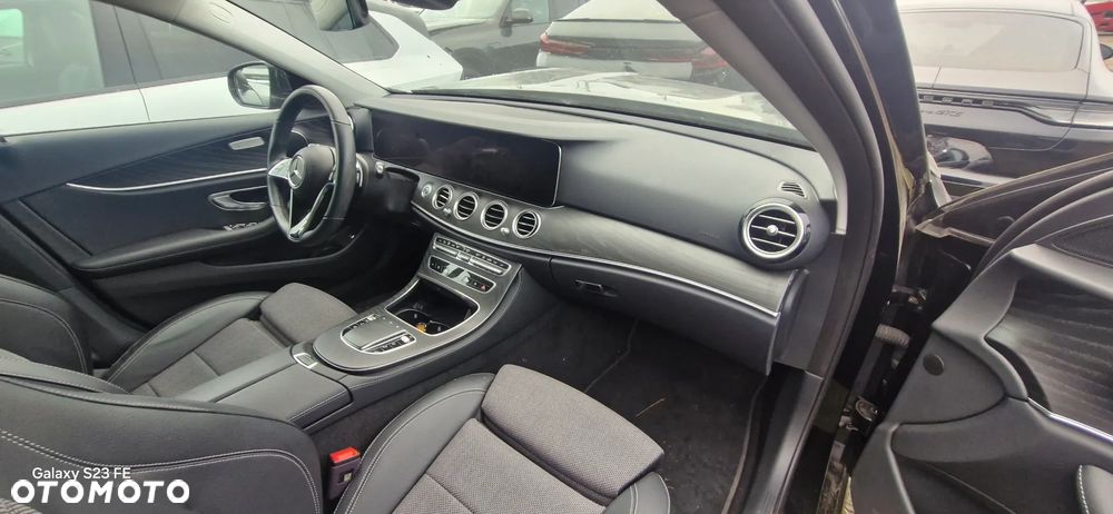 Mercedes-Benz Klasa E 220 d 4Matic 9G-TRONIC Avantgarde - 4