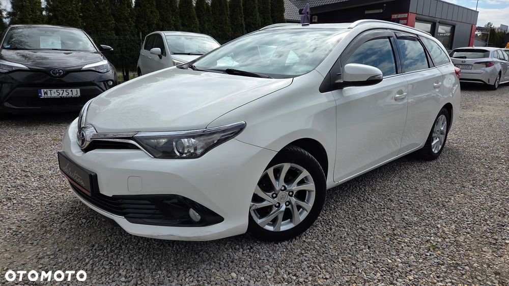 Toyota Auris Hybrid 135 Premium - 1