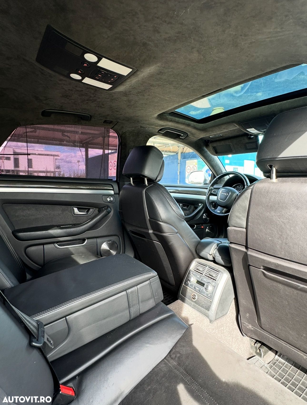 Audi S8 - 1