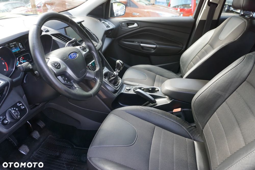 Ford Kuga 2.0 TDCi 2x4 Titanium - 8