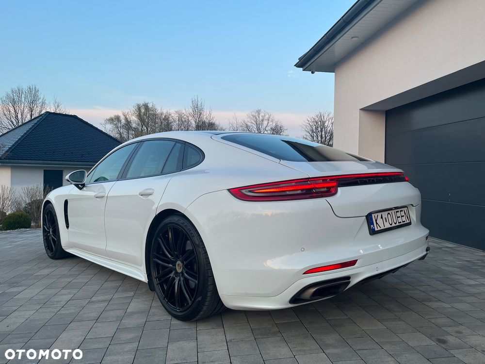 Porsche Panamera 4 - 6
