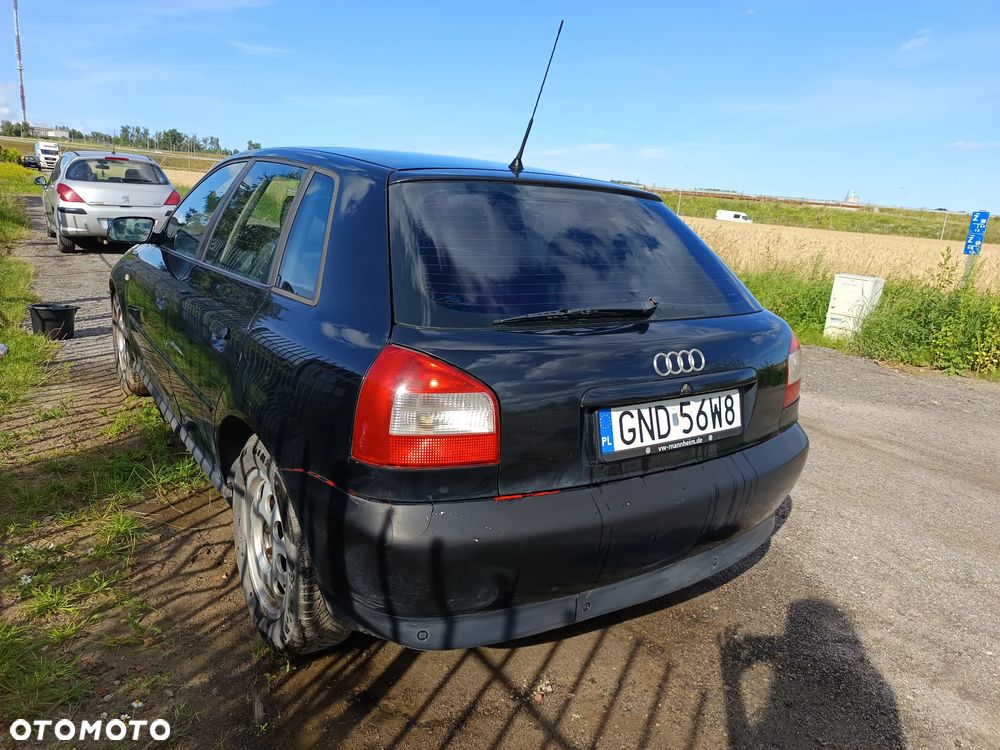 Audi A3 Sportback 1.6 Ambiente - 4