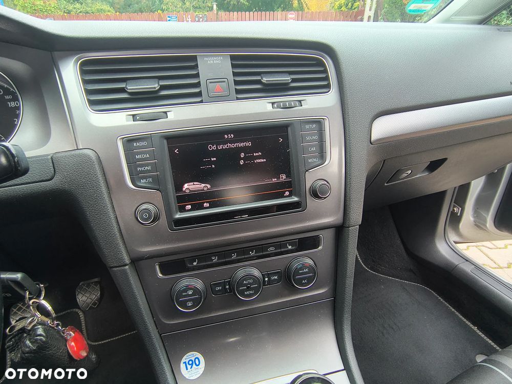 Volkswagen Golf - 21