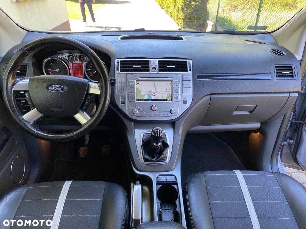 Ford Kuga 2.0 TDCi 2x4 Titanium - 25