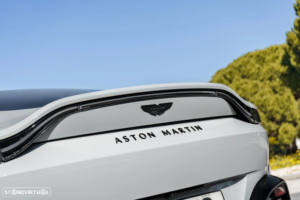 Aston Martin Vantage Coupe - 10