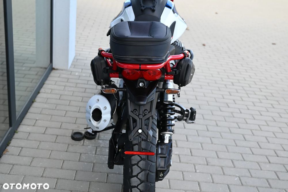 Moto Guzzi V85 - 8