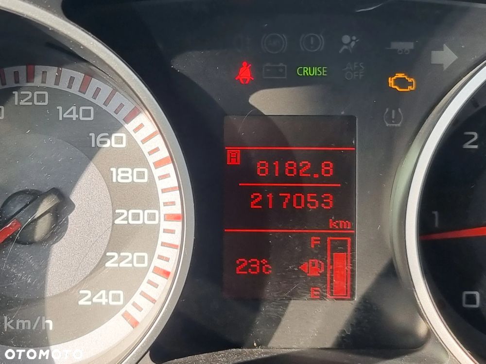Mitsubishi Outlander 2.0 DID Invite SE - 25