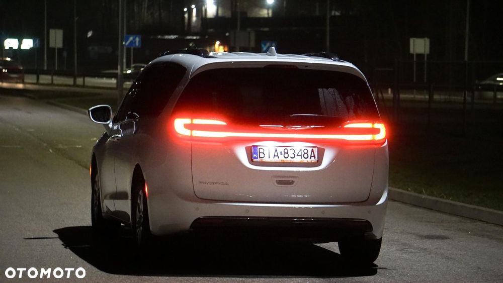 Chrysler Pacifica - 6