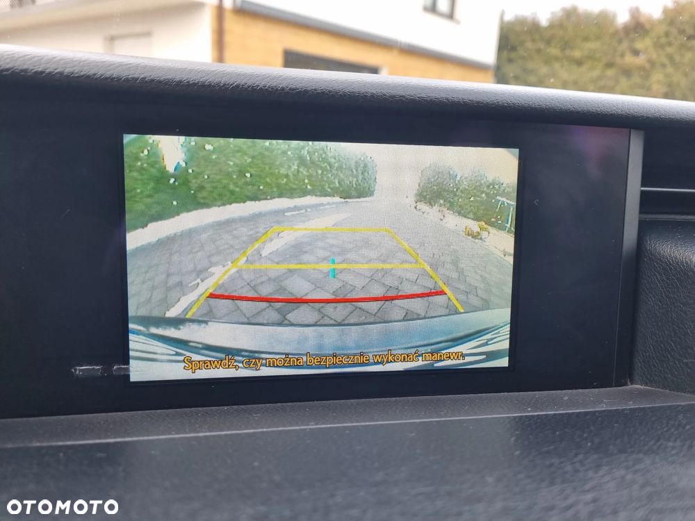 Lexus IS Business Edition - 8