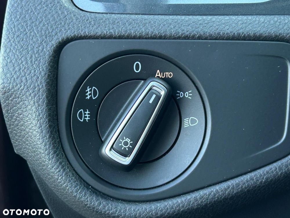 Volkswagen Golf - 21