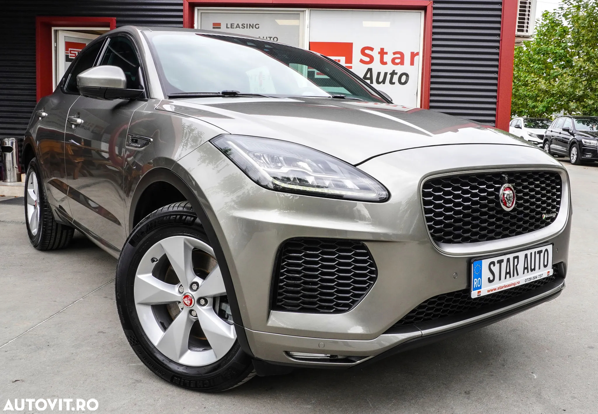 Jaguar E-Pace D240 AWD R-Dynamic S - 4
