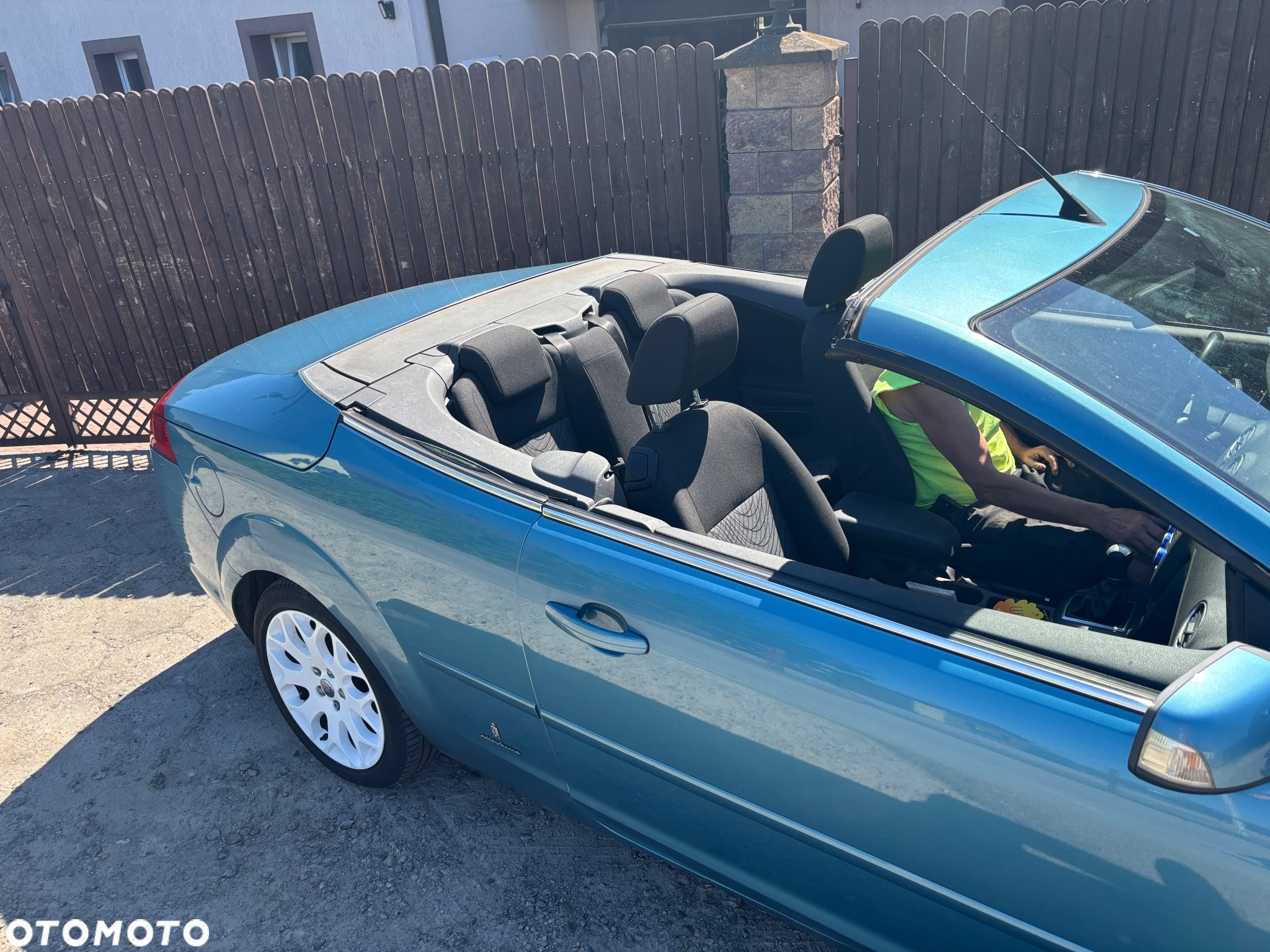Ford Focus Coupe-Cabriolet 2.0 16V Blue Magic - 24