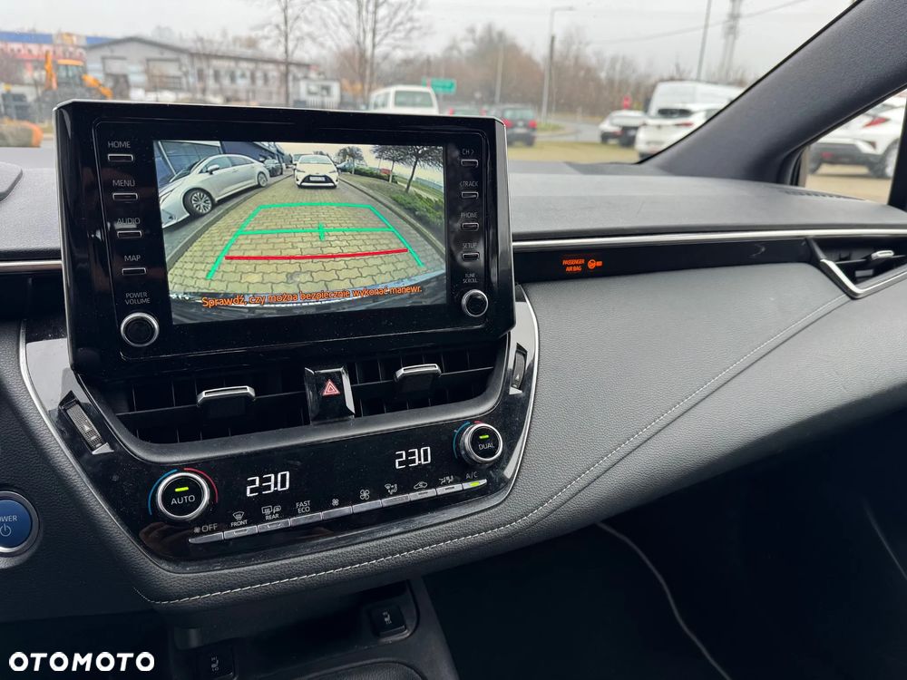 Toyota Corolla 1.8 Hybrid Comfort - 33