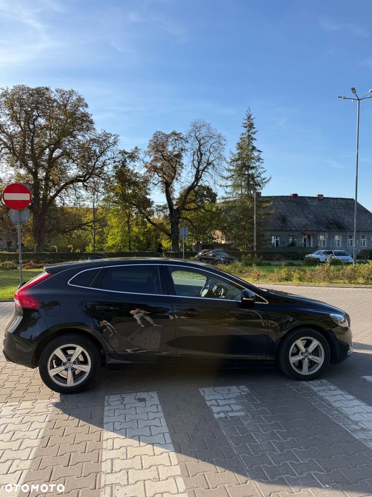 Volvo V40 D4 Drive-E Momentum - 9