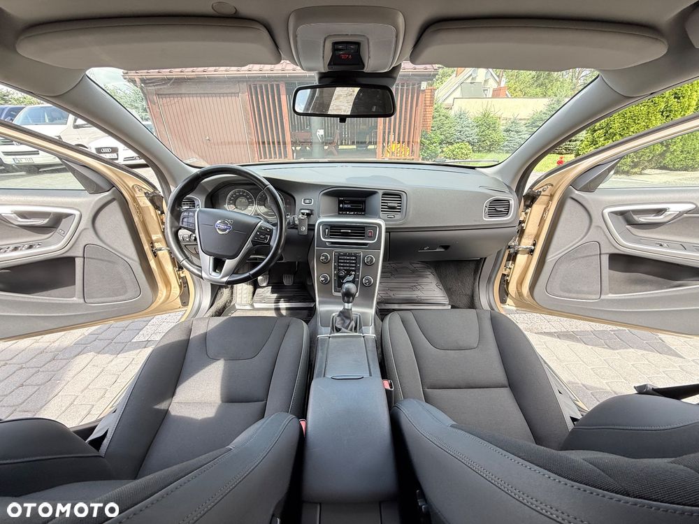 Volvo V60 DRIVe Momentum - 17