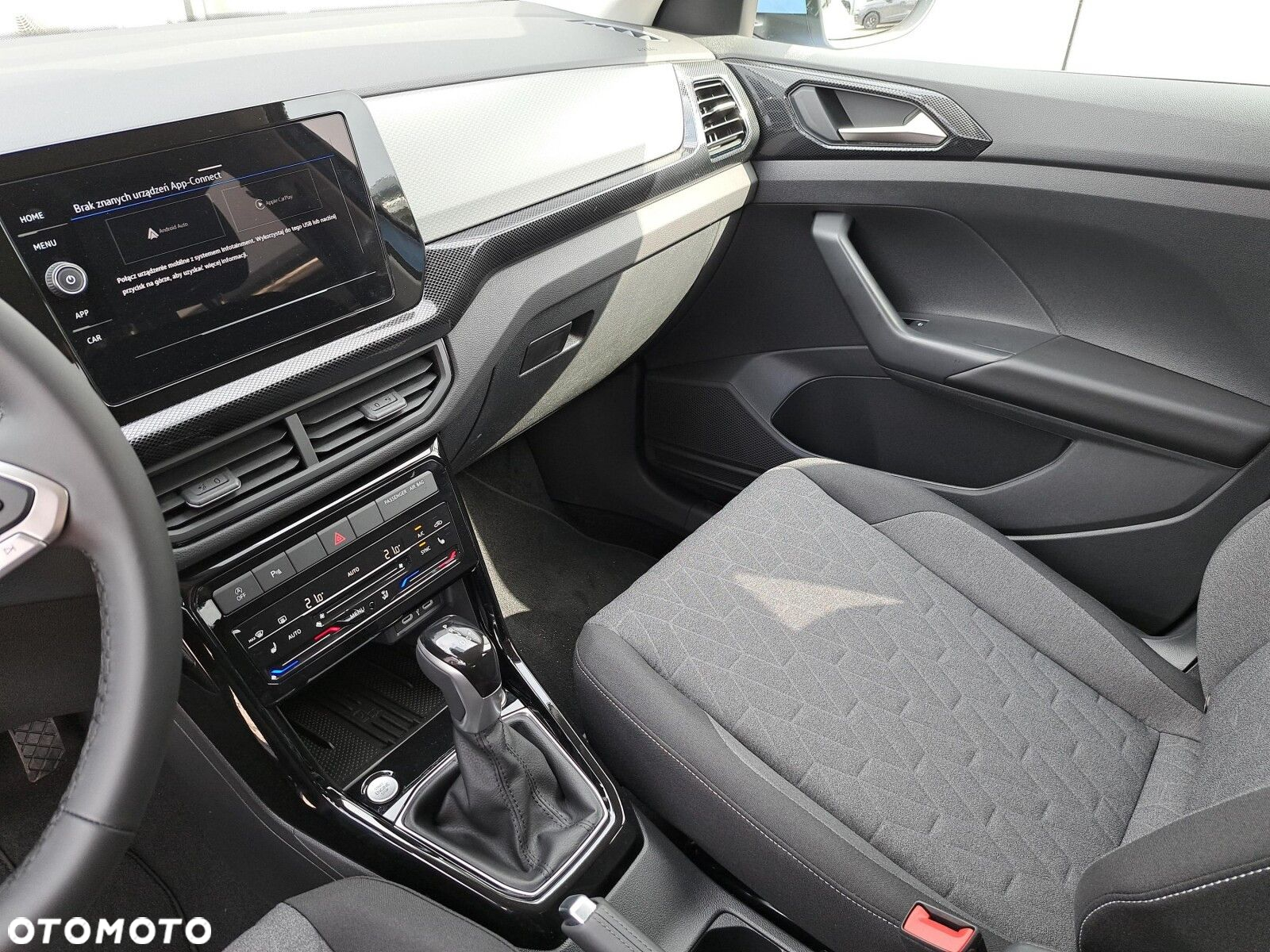 Volkswagen T-Cross - 22