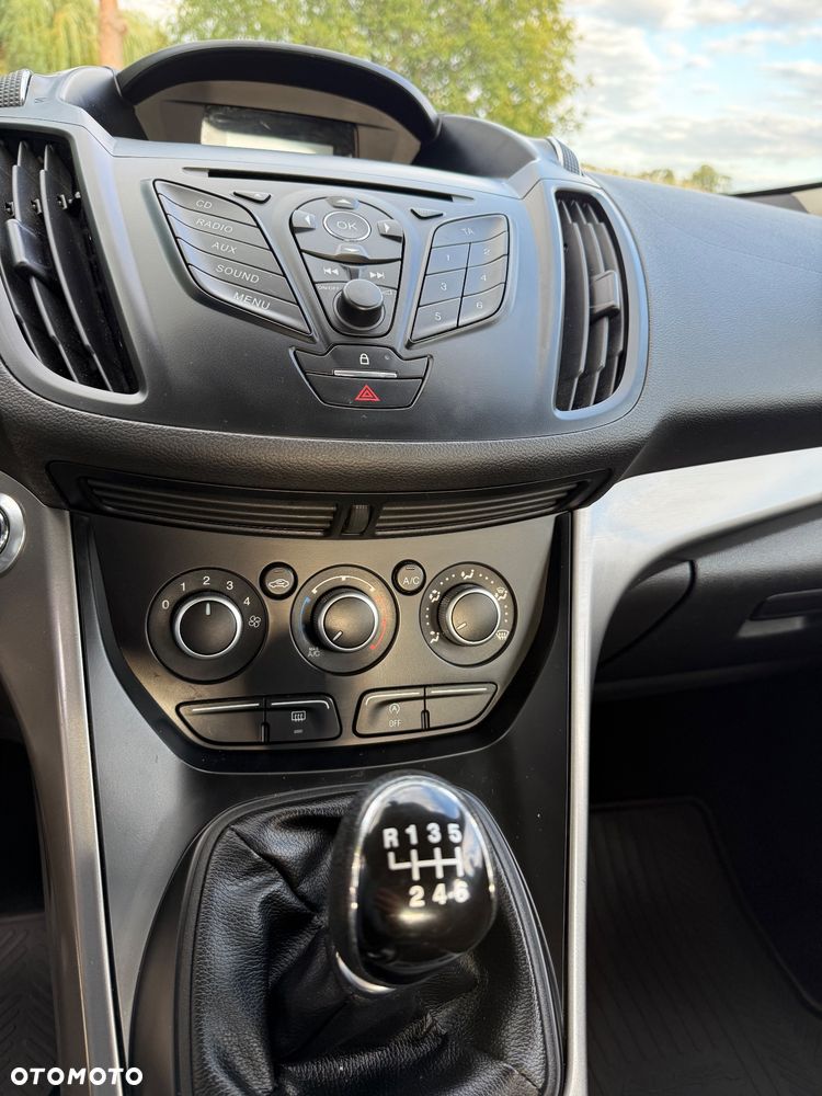 Ford Kuga 1.5 EcoBoost 2x4 Titanium - 11