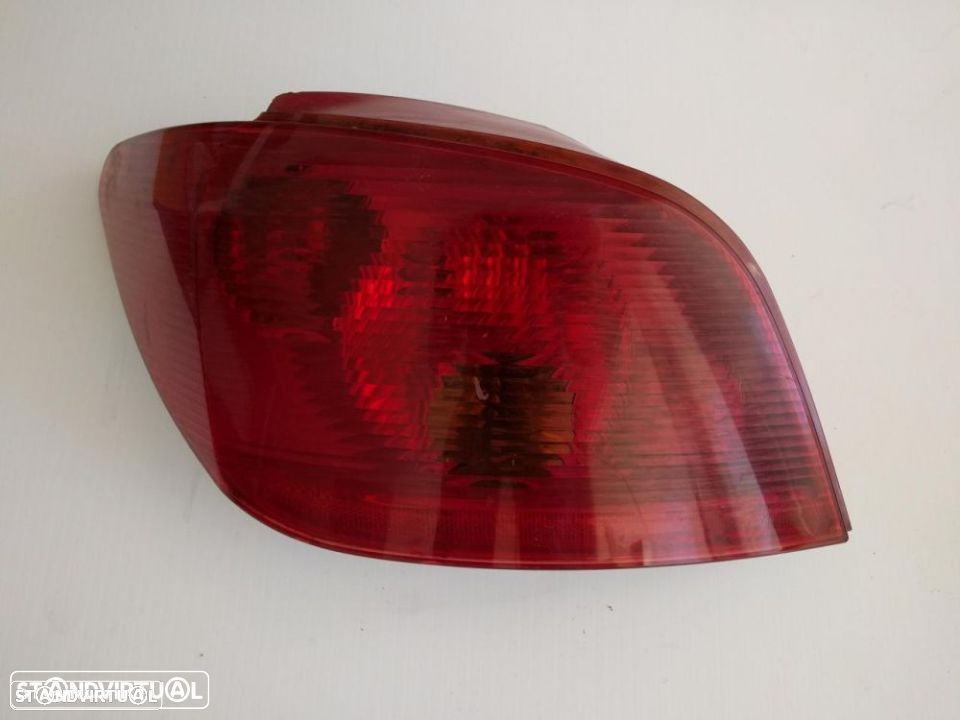 Farolim farol tras esquerdo peugeot 307 2001 a 2005 - 1