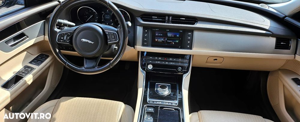 Jaguar XF 20d RWD Prestige - 10