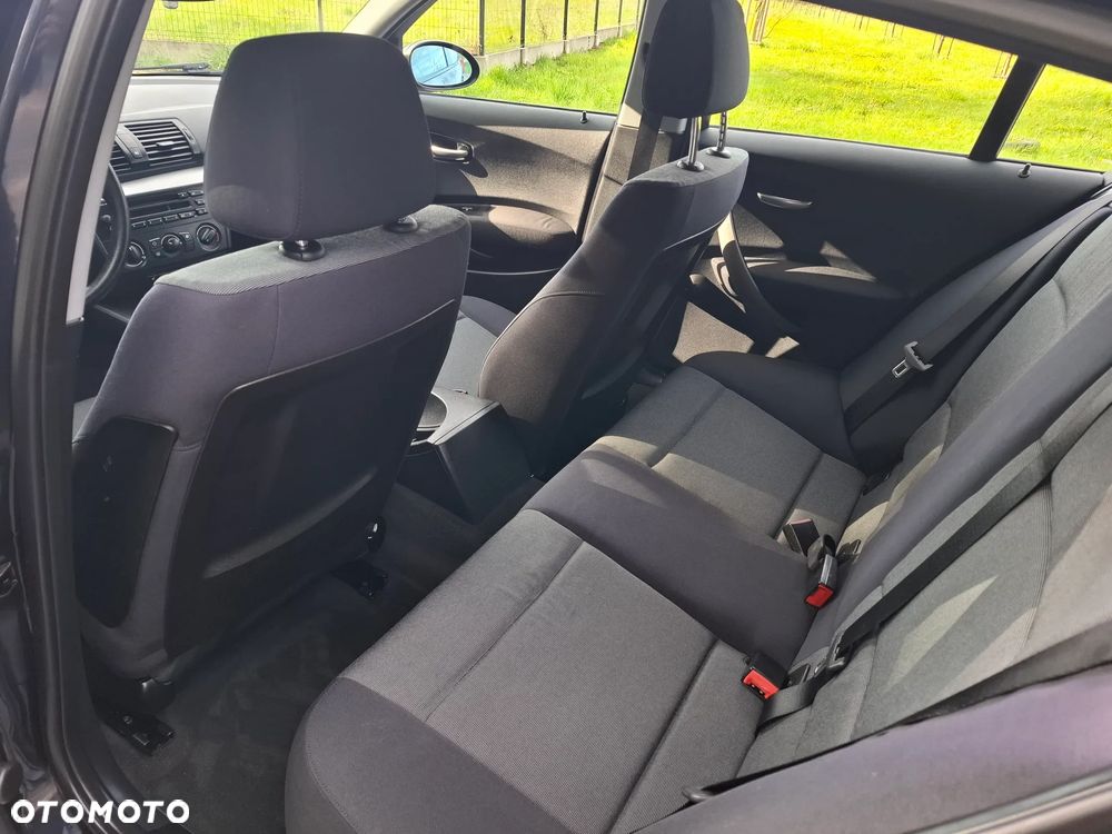 BMW Seria 1 - 13