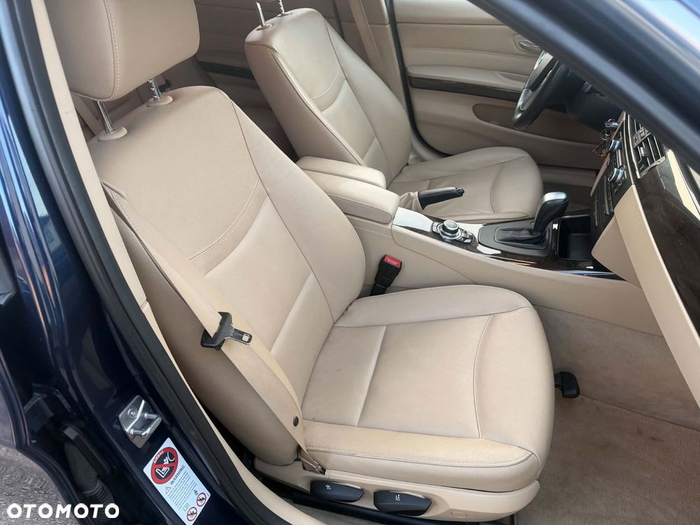 BMW Seria 3 325i xDrive Edition Exclusive - 8