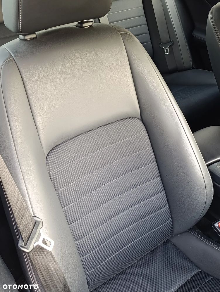 Lexus IS 300h Business Edition - 18