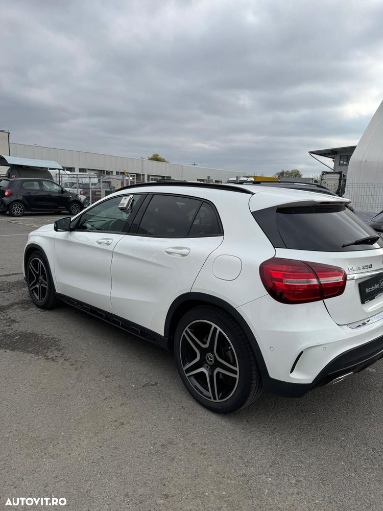 Mercedes-Benz GLA 250 4MATIC Aut. - 4