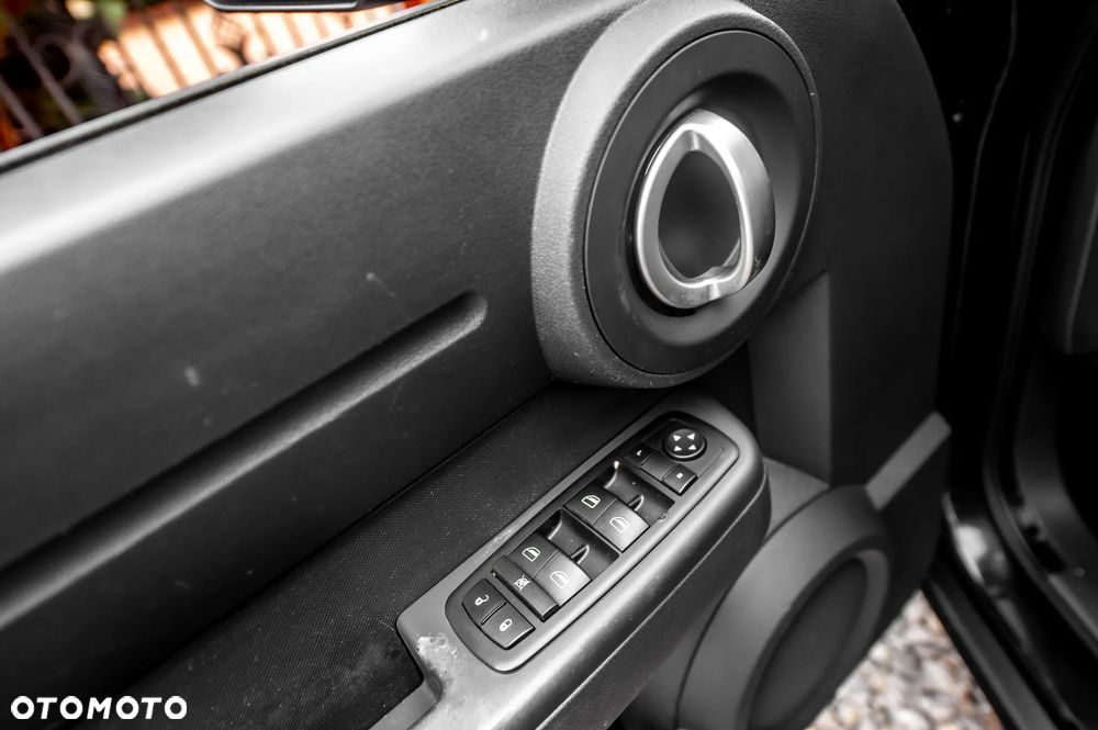 Dodge Nitro 3.7 V6 SLT - 24